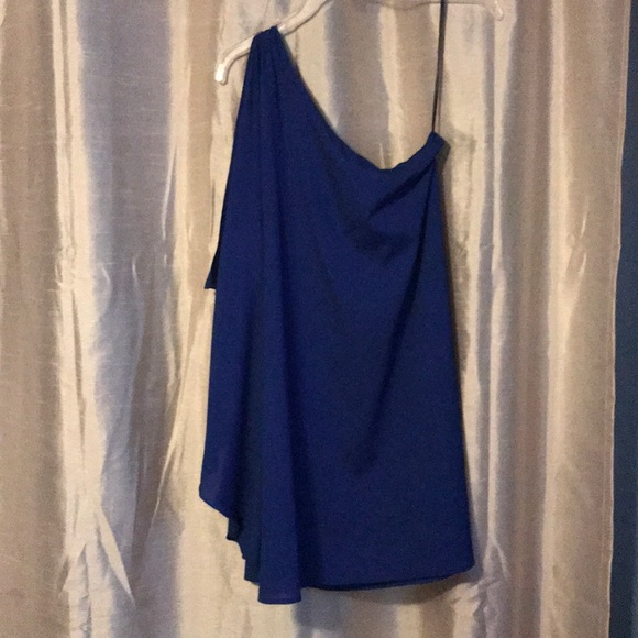 Asymmetrical, one arm shoulder exposed dress - Picture 1 of 4
